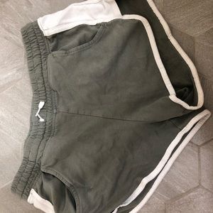 H&M green Shorts